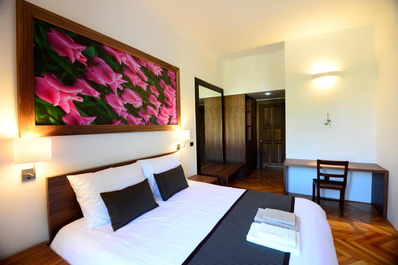 Galeria River 3*
